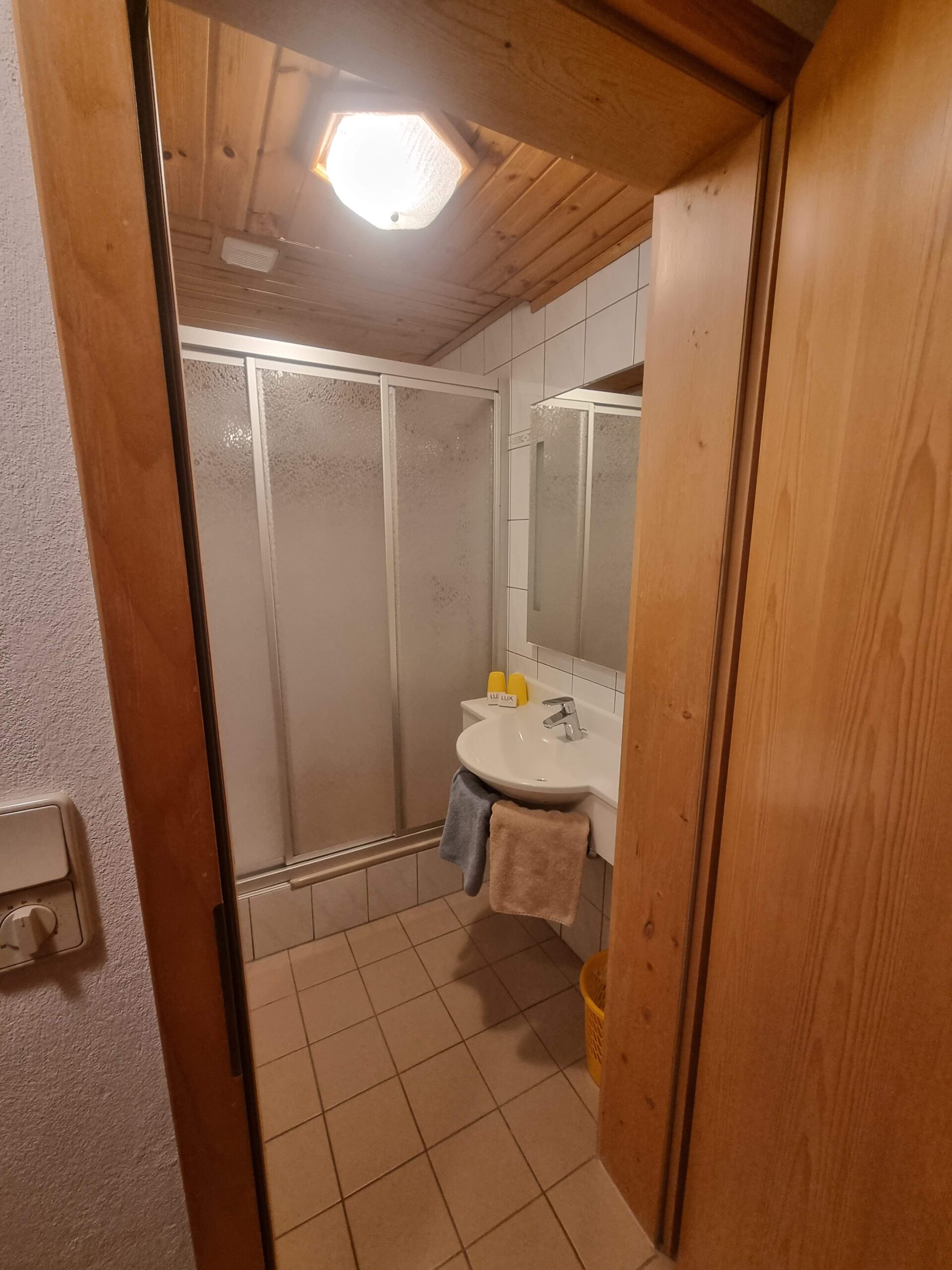 Zimmer 5 Badezimmer