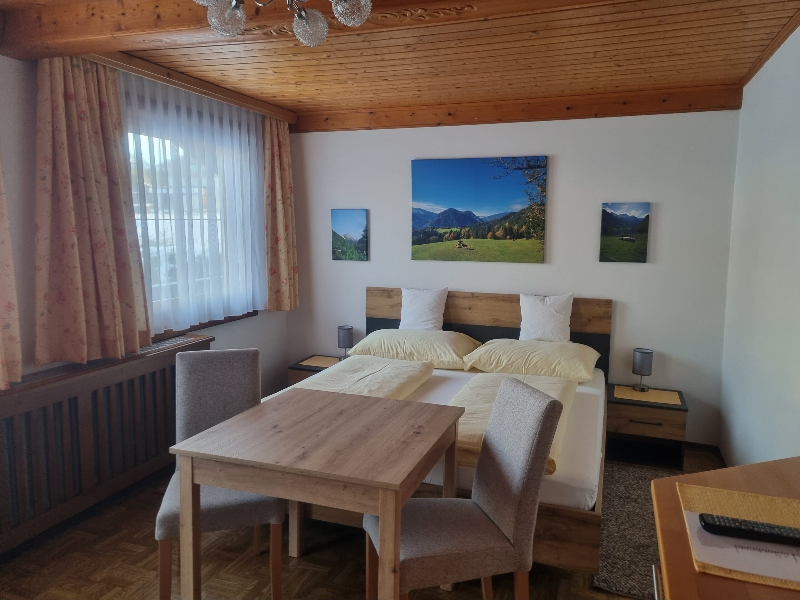 Zimmer 6 mit Blick auf den Dachstein